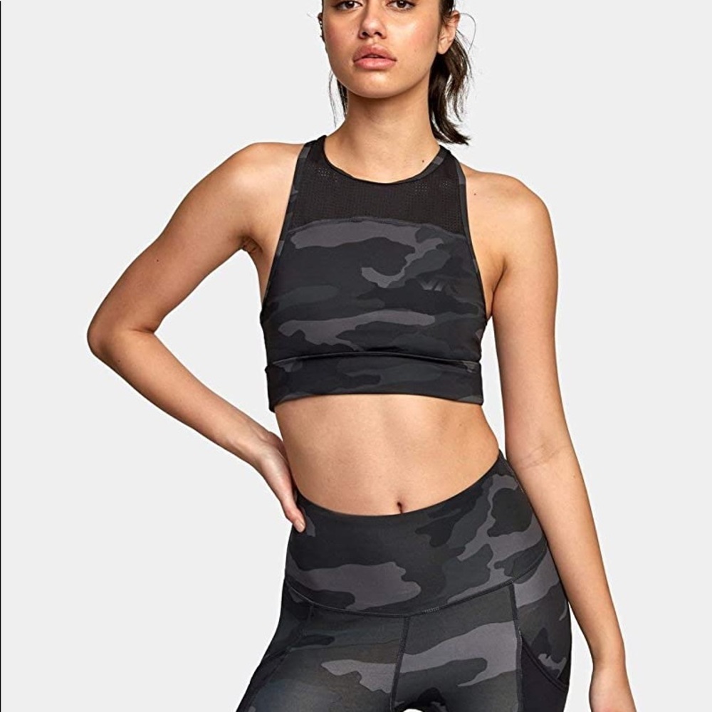 RUCA HIGH NECK SPORTS BRA size small